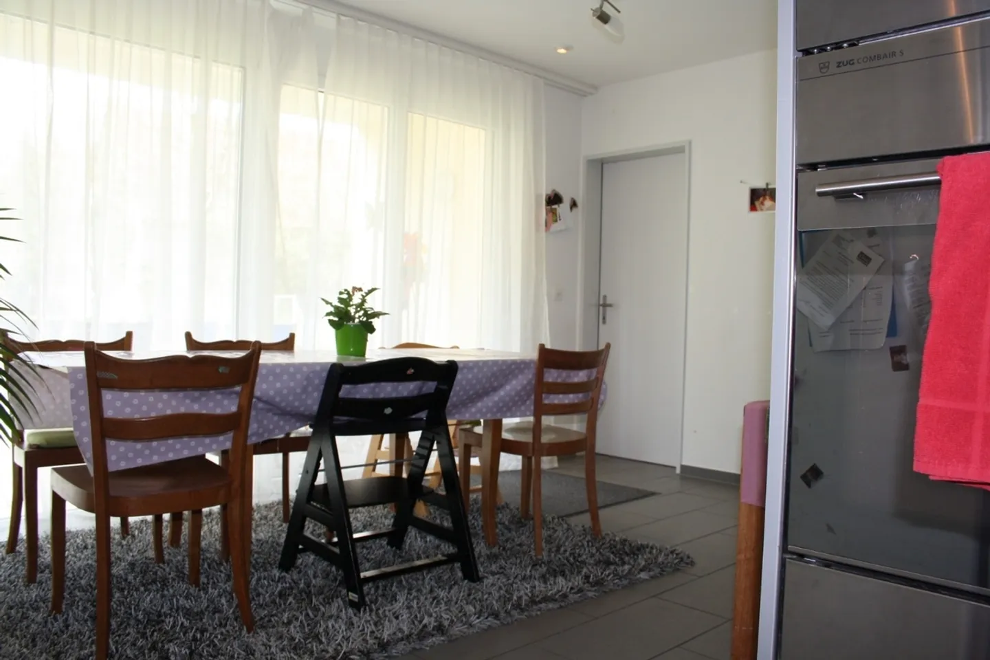 Geräumige 5.5-Zimmer Wohnung mit Garten in Schaffhausen - Foto 2 von 10