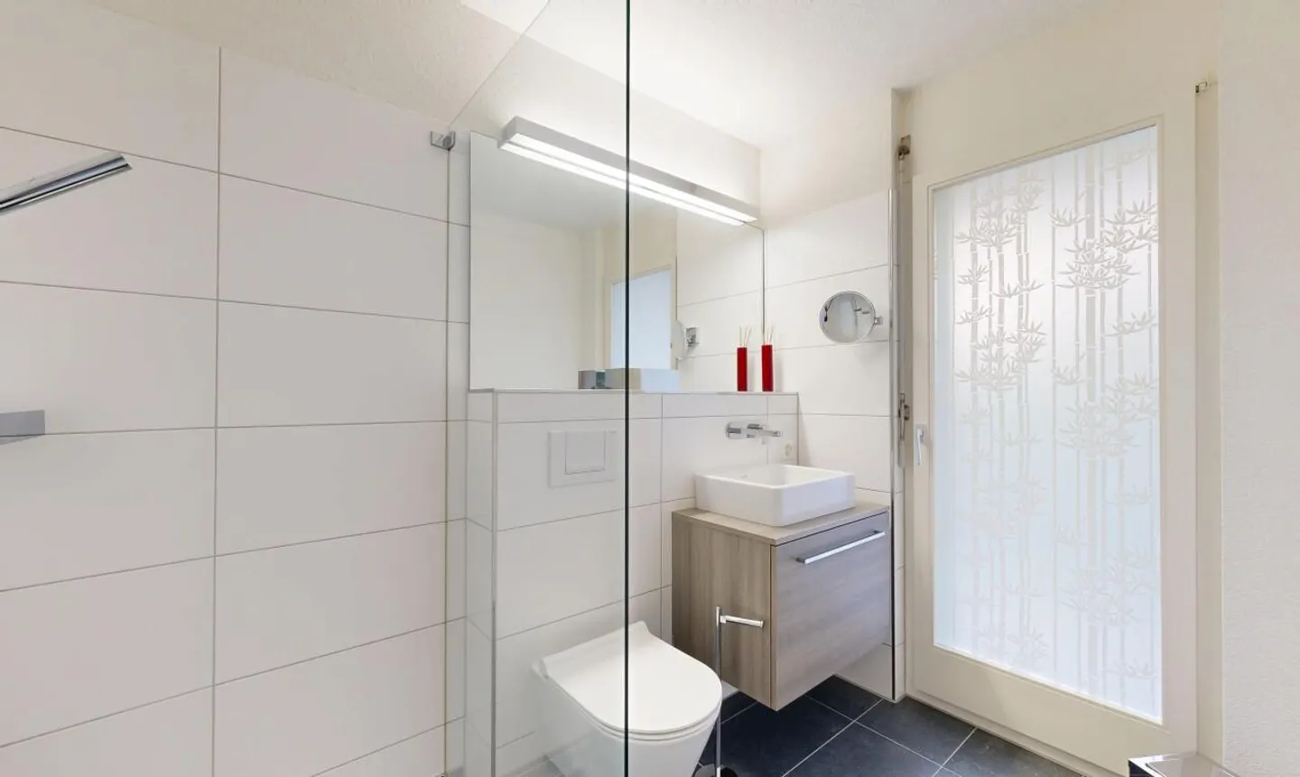 Casa a schiera di 5 stanze ben tenuta con giardino e doppio garage - Foto 8 di 11