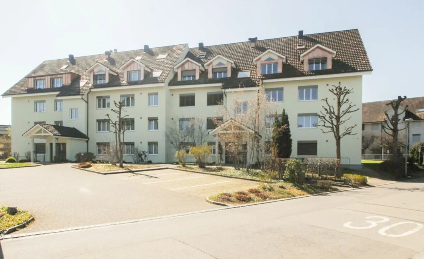 Appartement 4½ pièces bien entretenu dans un quartier calme - Photo 2 sur 10