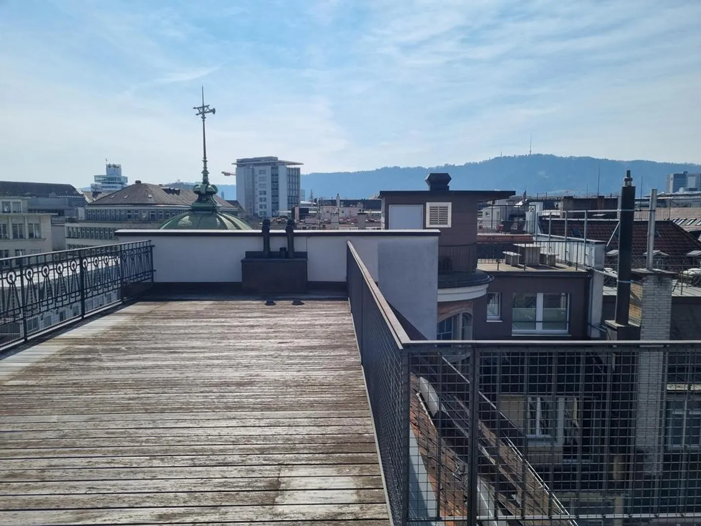 Completely renovated apartment in the heart of Zurich - Photo 1 of 9