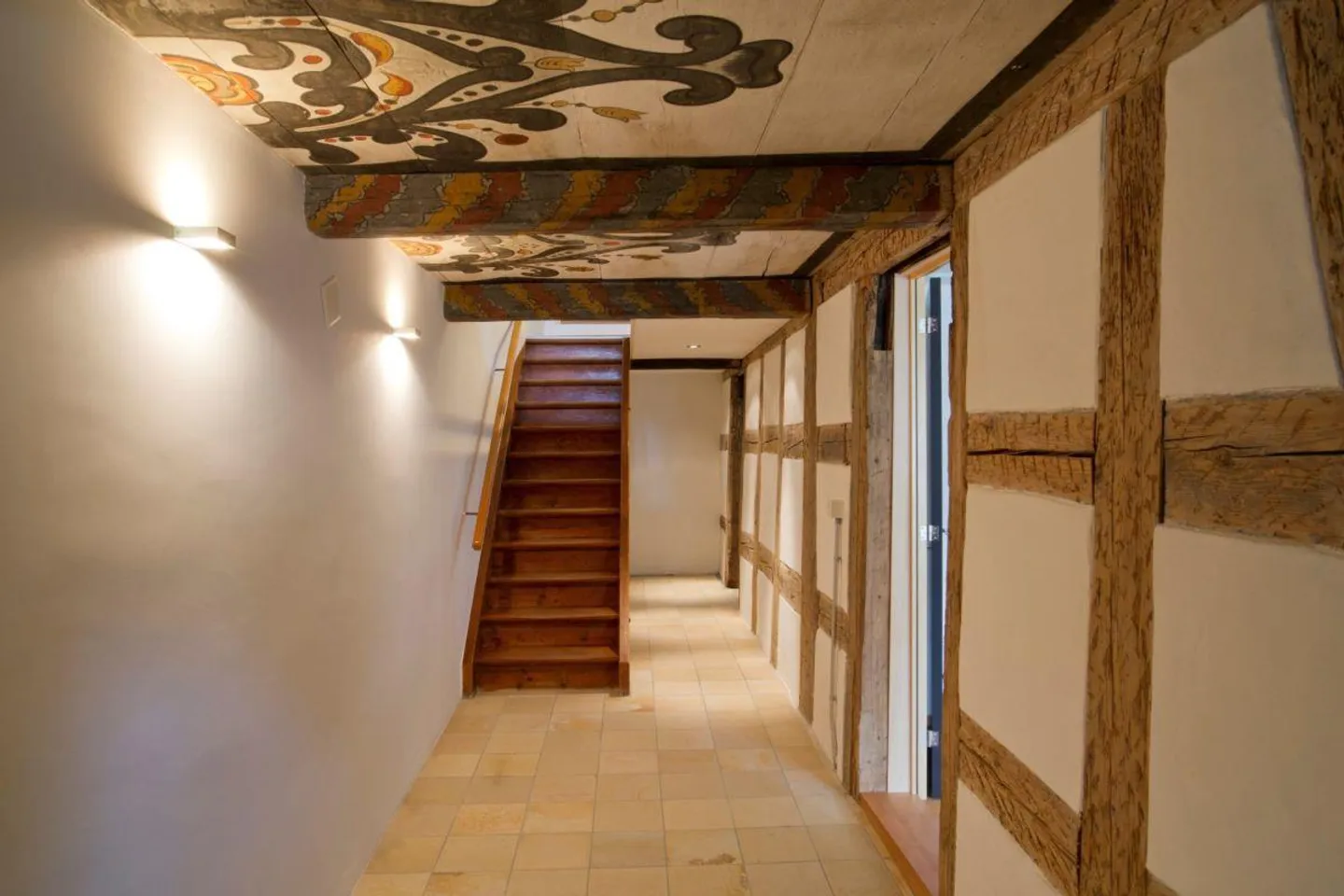 Dreamlike half-timbered house from 1764 with garden and top modern interior... - Photo 2 of 11