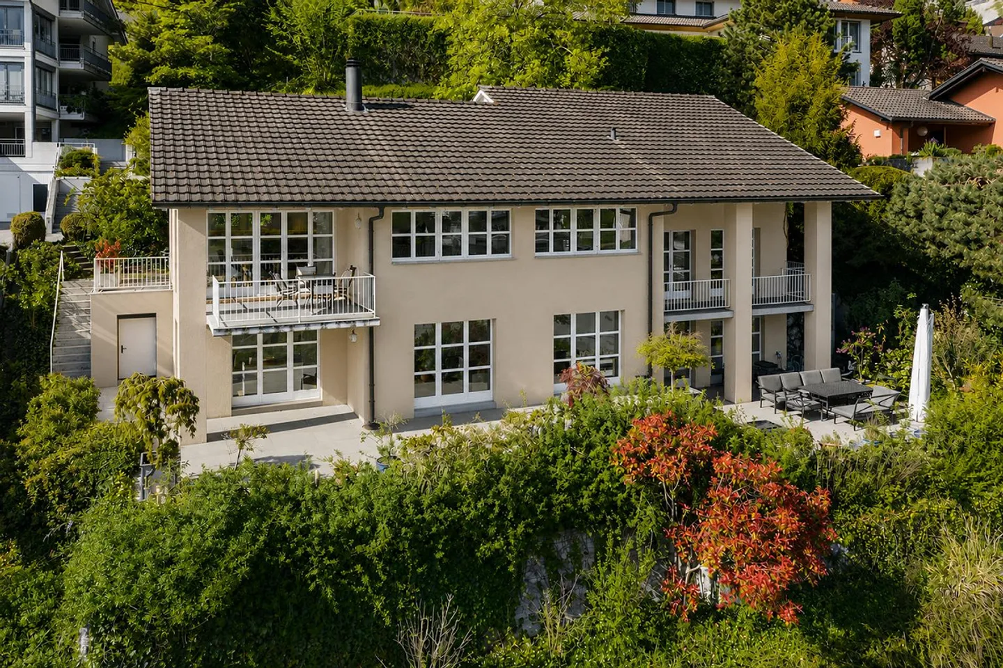 Wunderschönes Freistehendes Einfamilienhaus - Foto 12 von 13