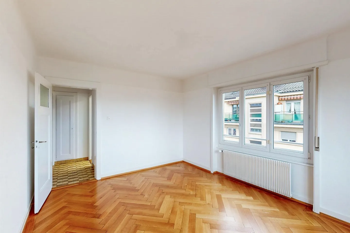 View of the lake and a stone's throw from downtown Lausanne - Photo 4 of 10