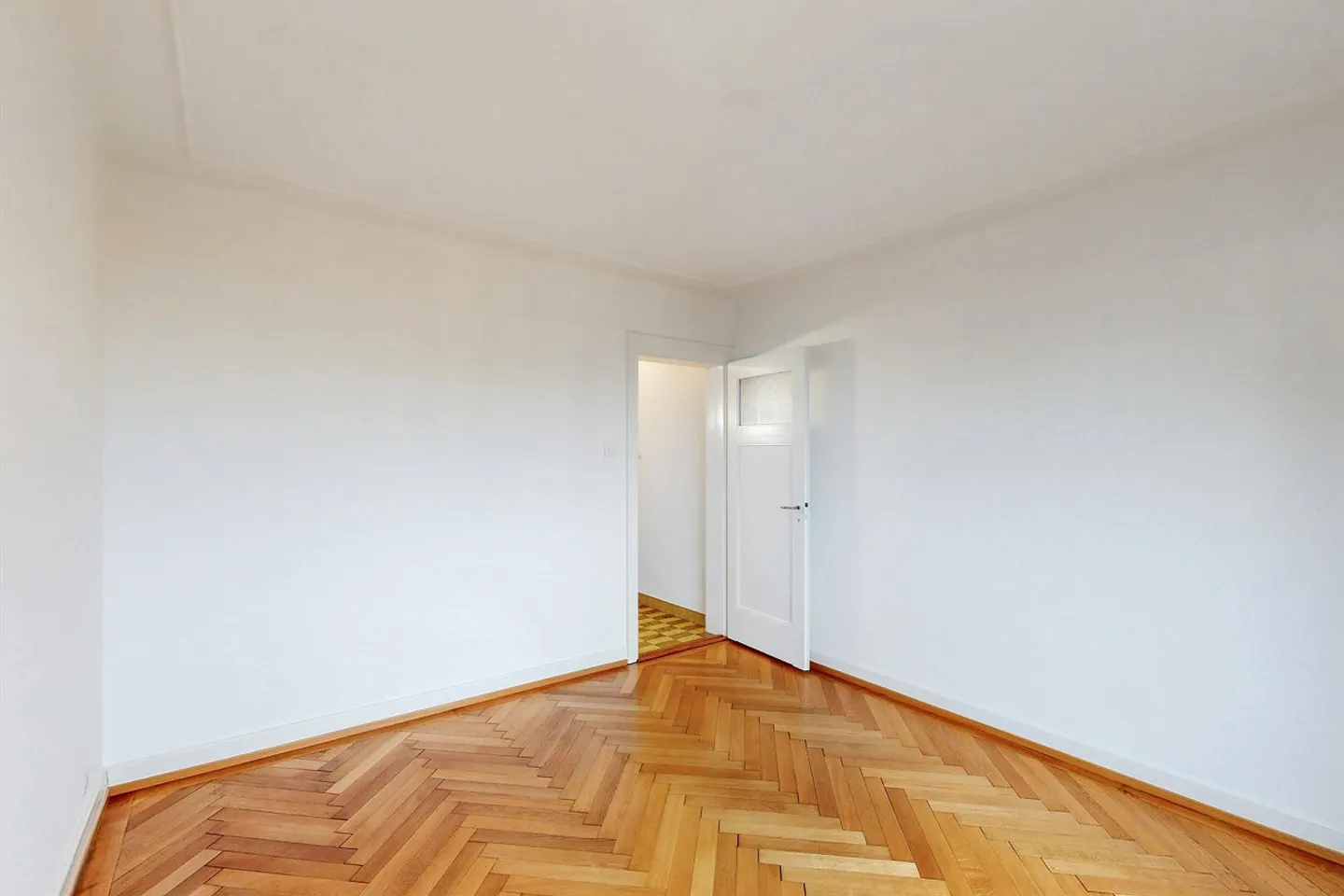 View of the lake and a stone's throw from downtown Lausanne - Photo 6 of 10