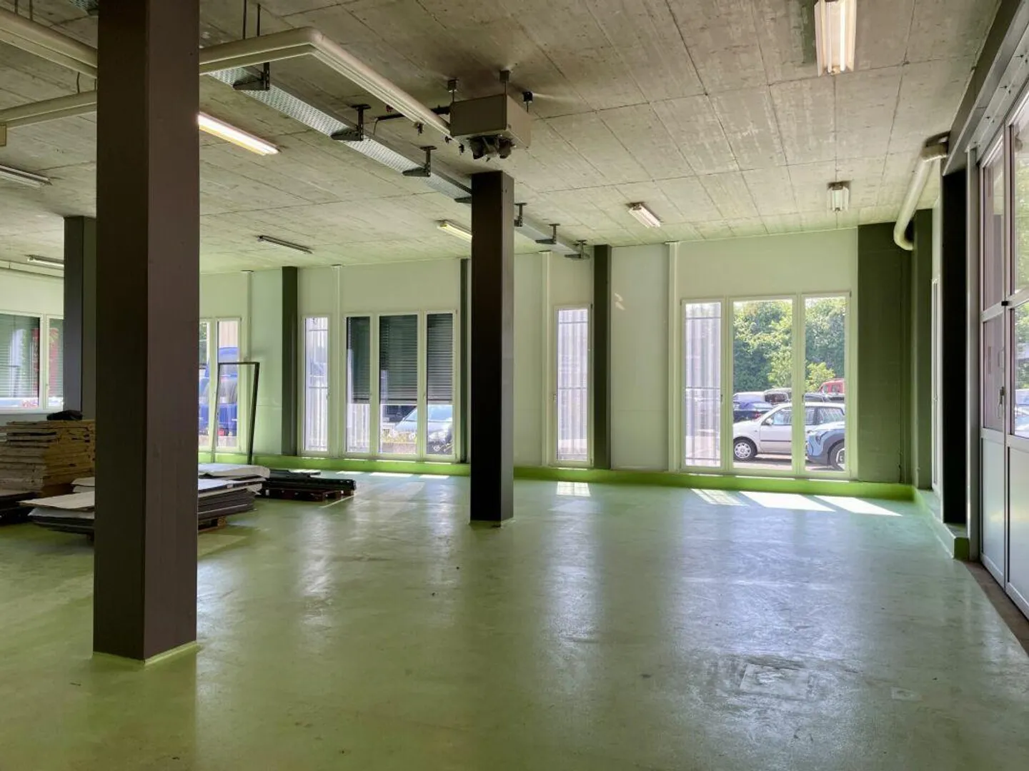 EG-Gewerbeflächen - Foto 7 von 11