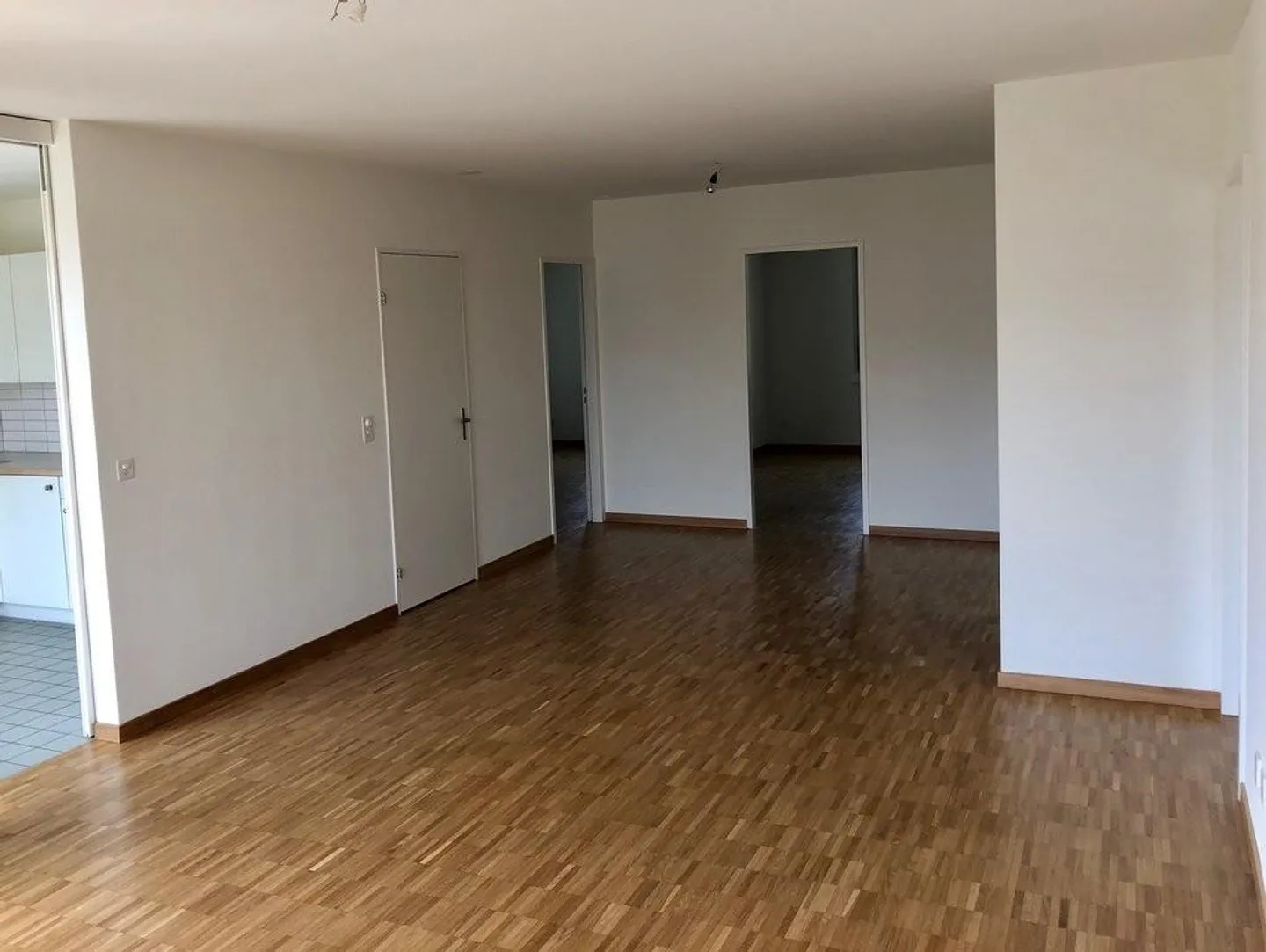 Beautiful 7-room apartment in the heart of the St. Johann district - Photo 6 of 7