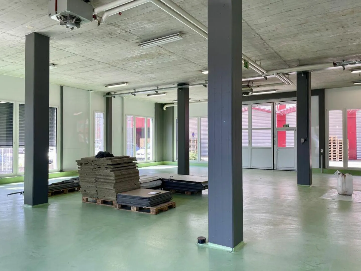 EG-Gewerbeflächen - Foto 8 von 11