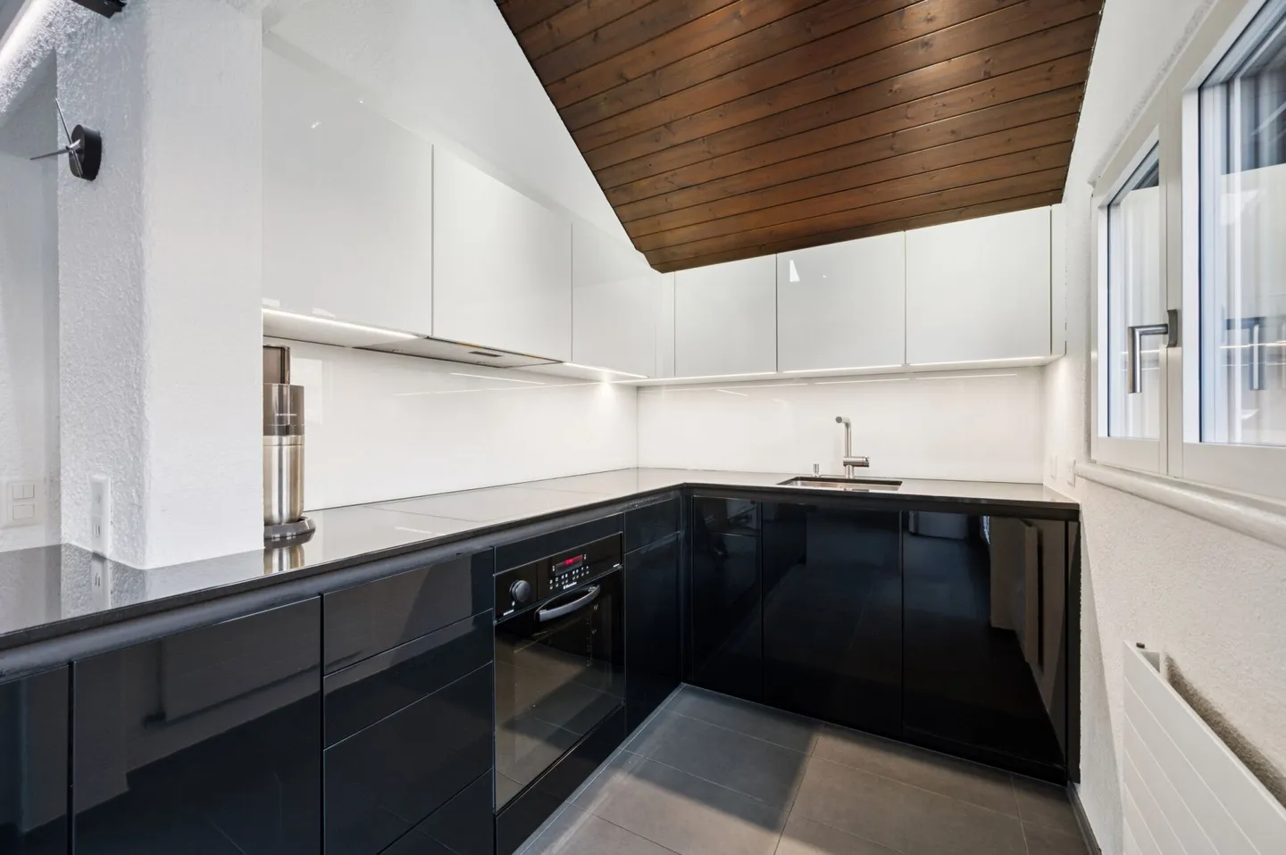 Bijou résidentiel compact entre montagnes et lacs - Photo 1 sur 12