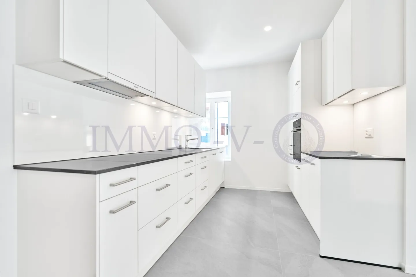 RENOVE DE STANDING AVEC EMPLACEMENT IDEAL - Photo 3 of 9