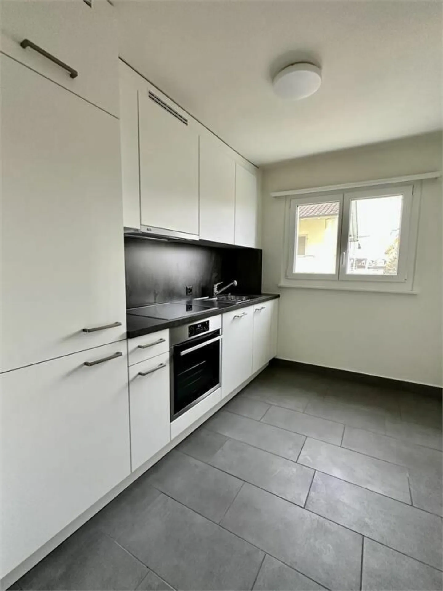 Moderne 4.5 Zimmer-Wohnung in Zentrumsnähe - Foto 5 von 7