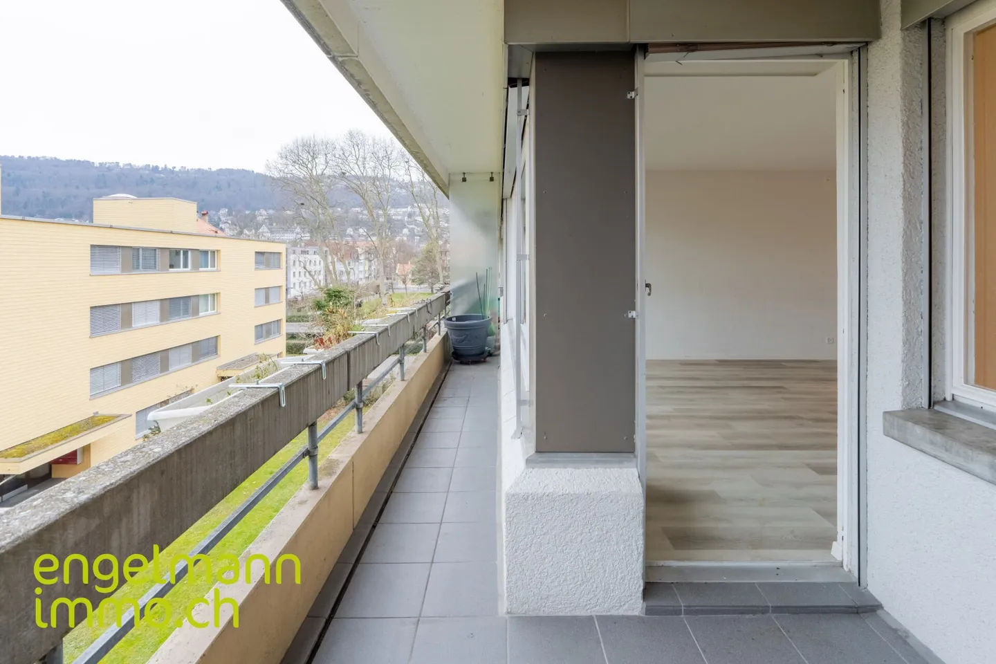 Charming 4-Room Apartment - Photo 7 of 13