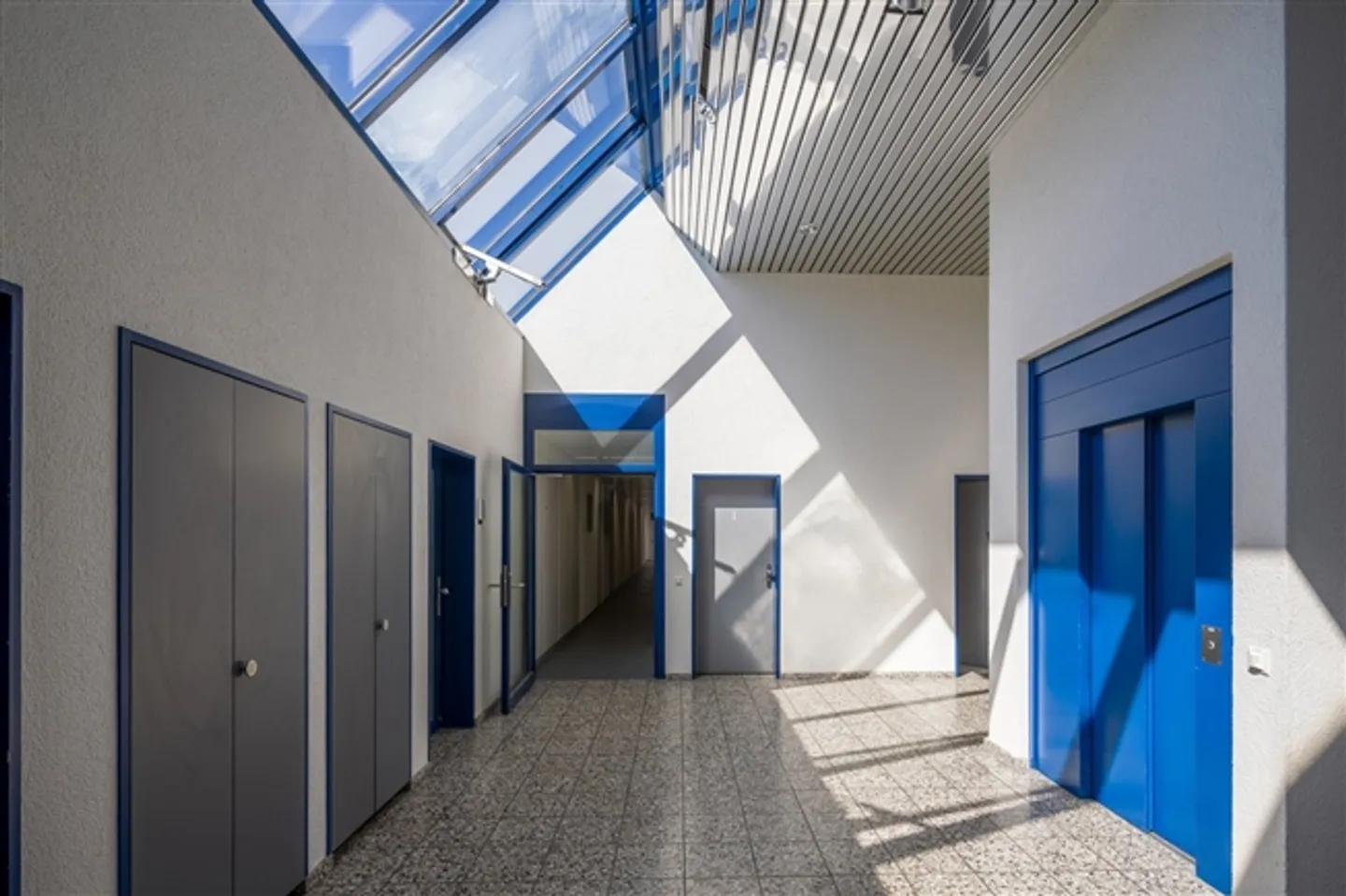 Modern commercial spaces / office / storage in a central location in Dietikon - Photo 5 of 9