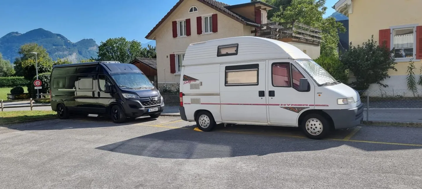 Places de stationnement extérieures pour camping-cars, caravanes, voitures - facilement accessibles - Photo 2 sur 5