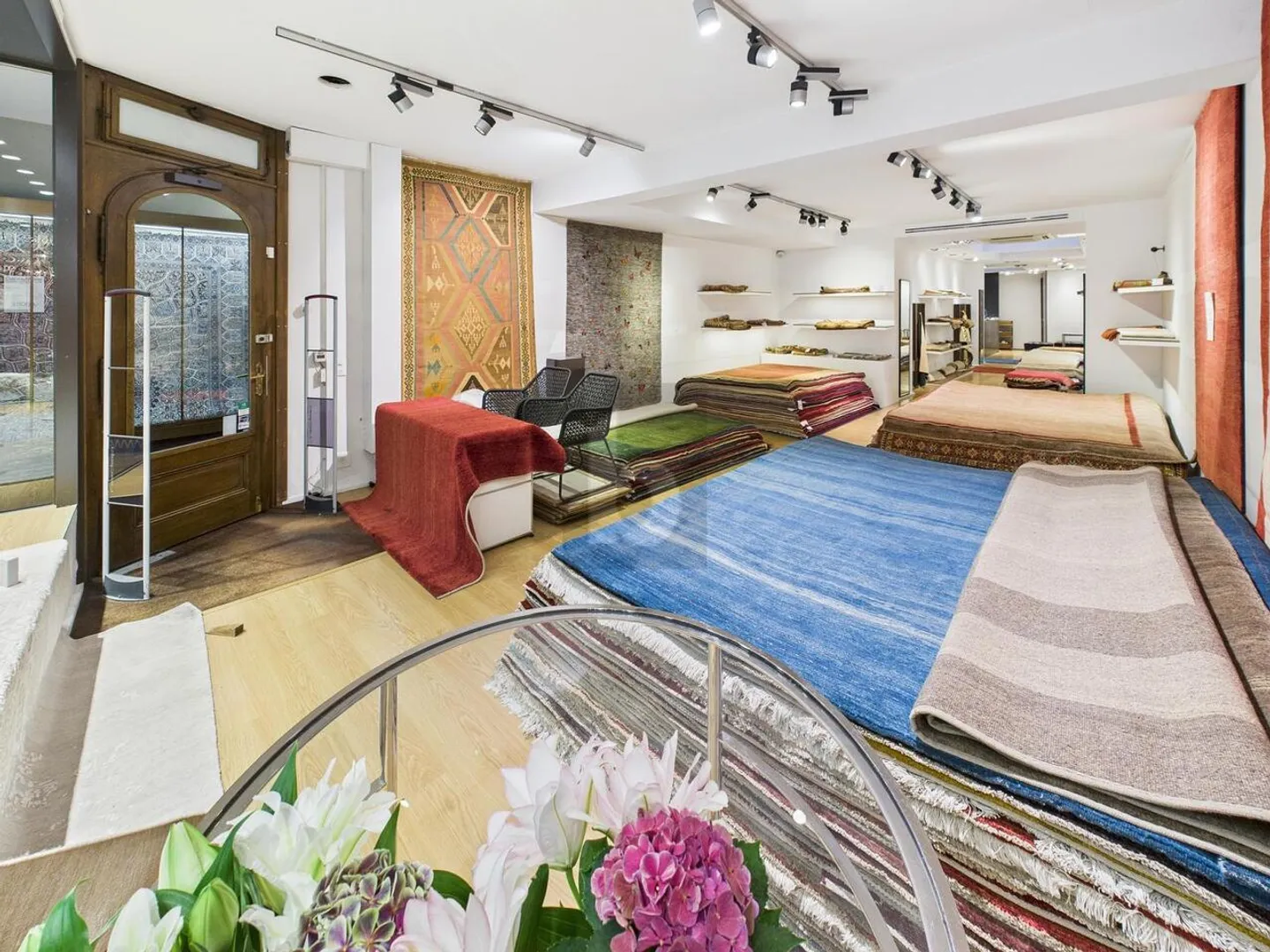 SPACIOUS AND IN A PRIME LOCATION IN THE OLD TOWN - Photo 1 of 6