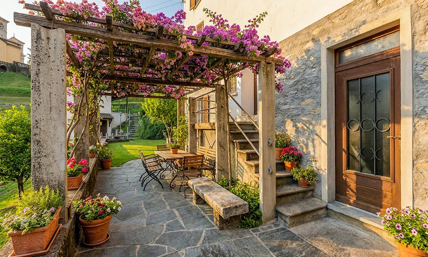 BARGAIN - HOUSE ON LARGE LAND IN PANORAMIC AREA IN AROGNO - Photo 4 of 7