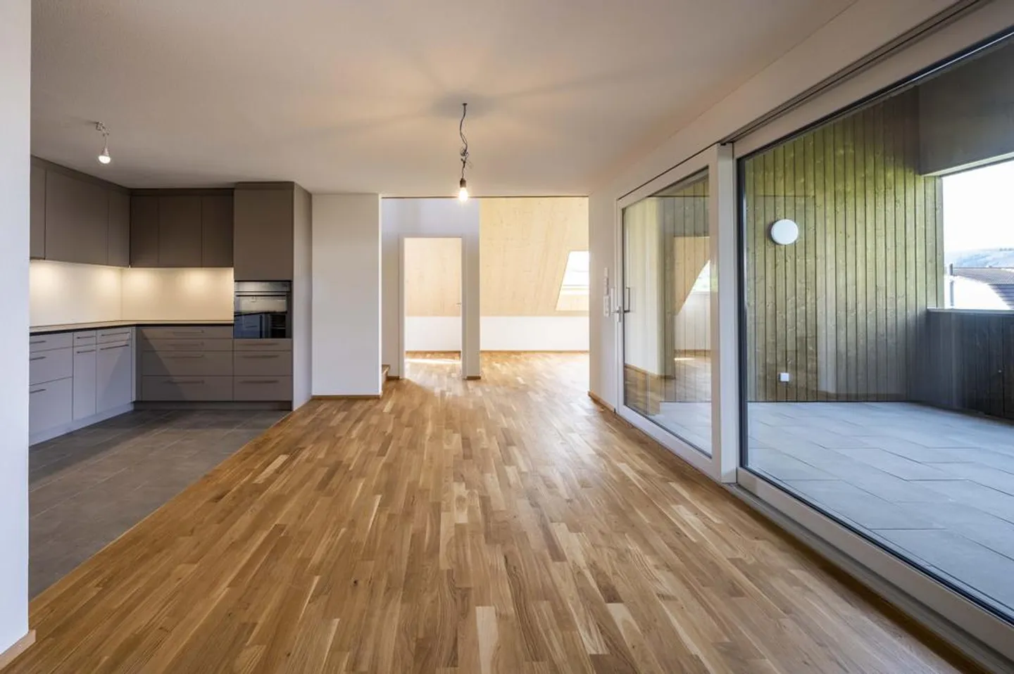 Family-friendly 4.5-room apartment - Photo 2 of 12