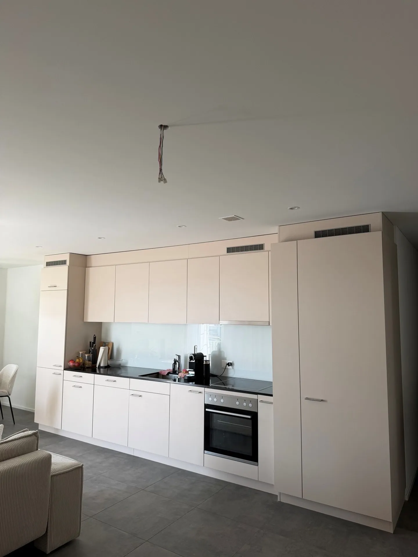 Appartamento spazioso con balcone - Foto 2 di 4