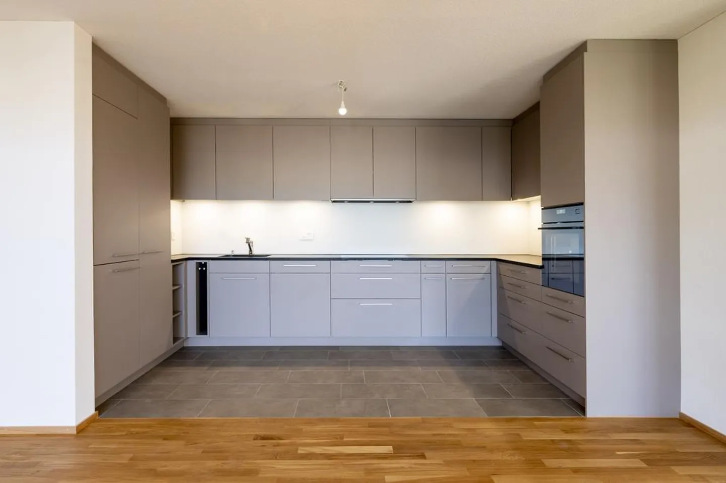 Family-friendly 4.5-room apartment - Photo 1 of 12