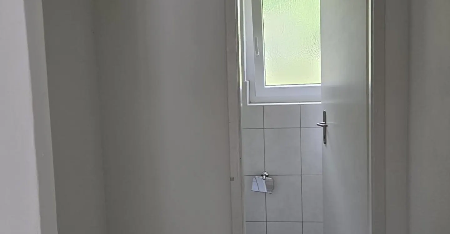 Apartment located in a small building with 4 units. - Photo 4 of 16