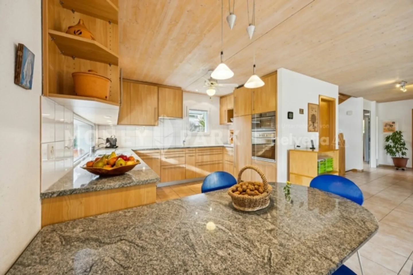 Affascinante casa unifamiliare di 8,5 stanze con molto spazio per la famiglia e gli hobby - Foto 3 di 13