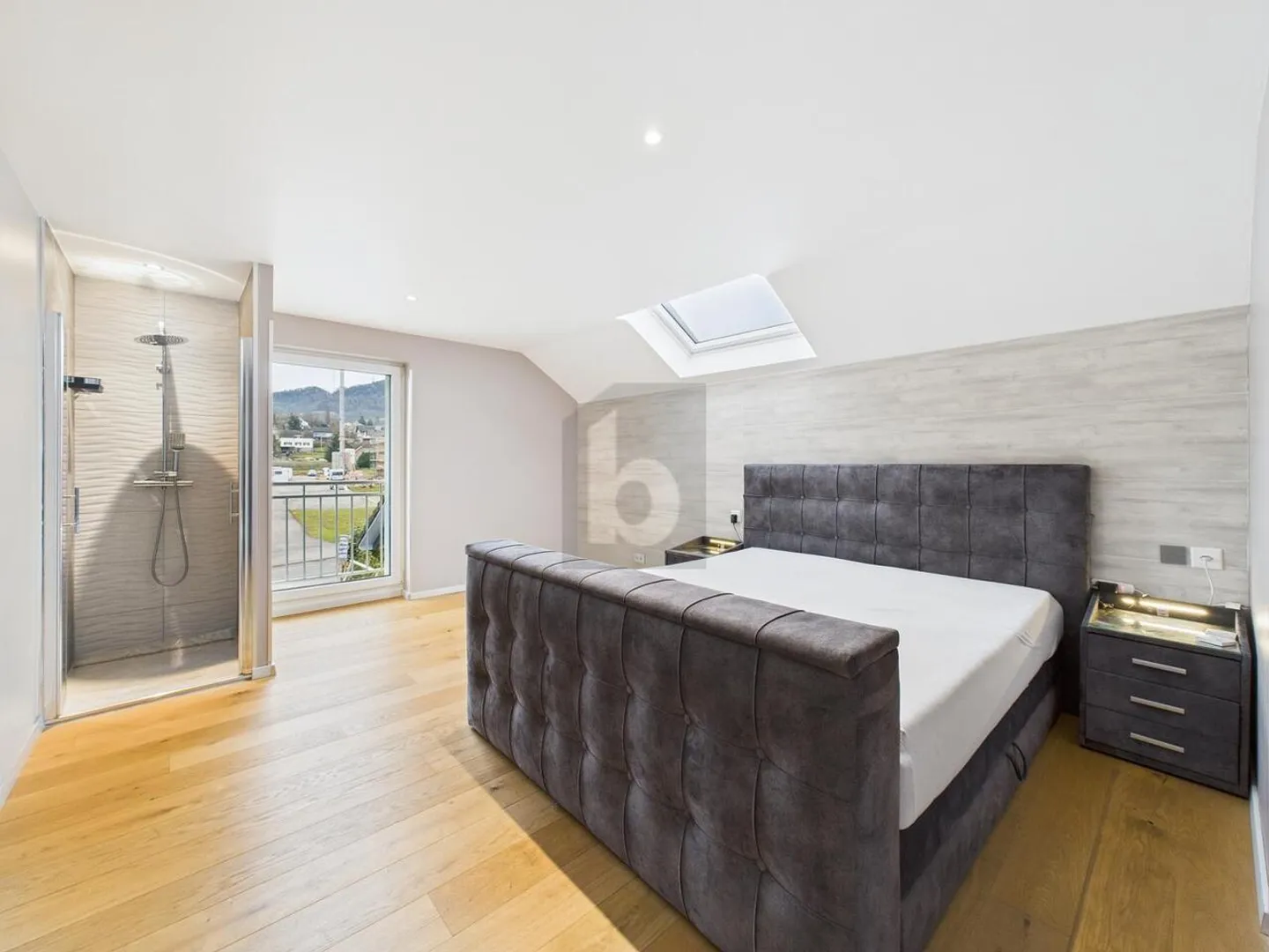 FRESHLY RENOVATED, LOTS OF SPACE AND SEPARATE APARTMENT - Photo 3 of 6