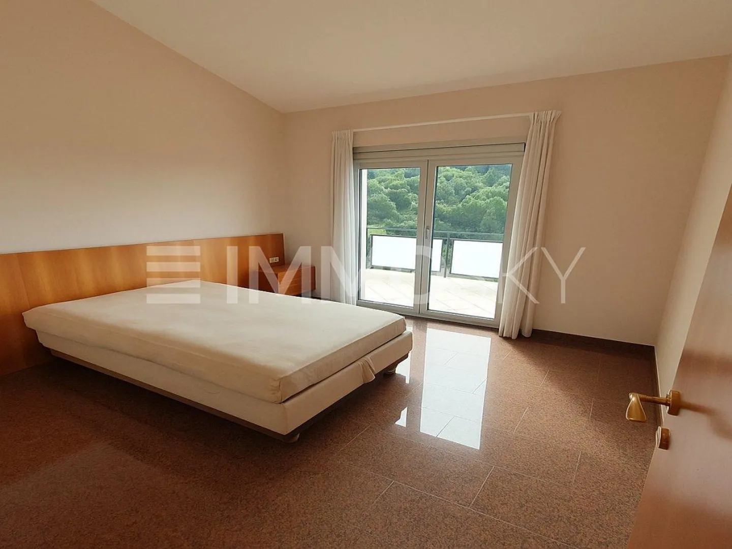 Light, Space and Nature - Photo 3 of 5