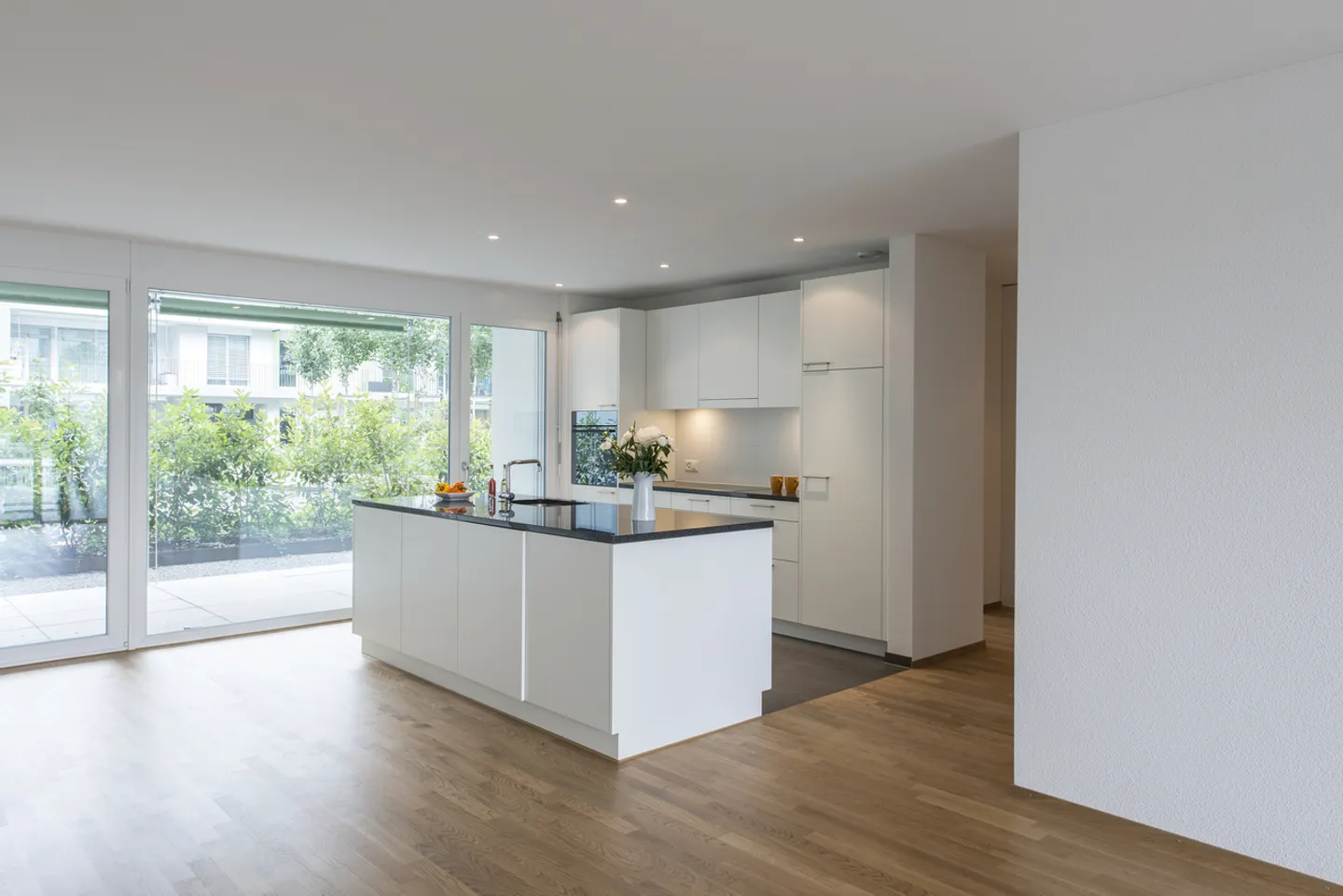Moderne Wohnung mit Loggia - Foto 3 von 9