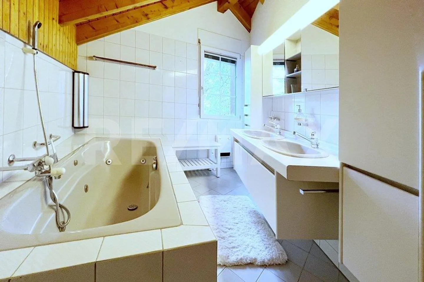 Furnished 4.5-room rental single-family house with breathtaking views - Photo 12 of 13