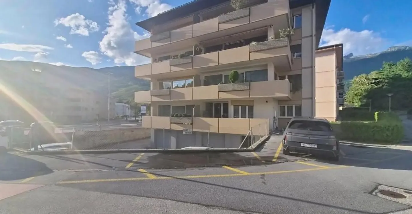 Magnificent 3.5 rooms in Sierre, close to Lake Géronde! - Photo 1 of 13