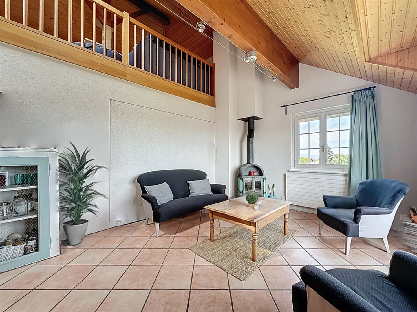 APPARTEMENT EN DUPLEX DE 5 PIÈCES AVEC BALCON ET PLACES DE PARC INTÉRIEURE ET EX - Photo 9 sur 13