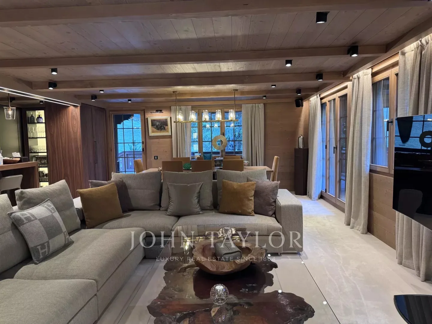 Chalet in Saanen - Photo 1 of 28