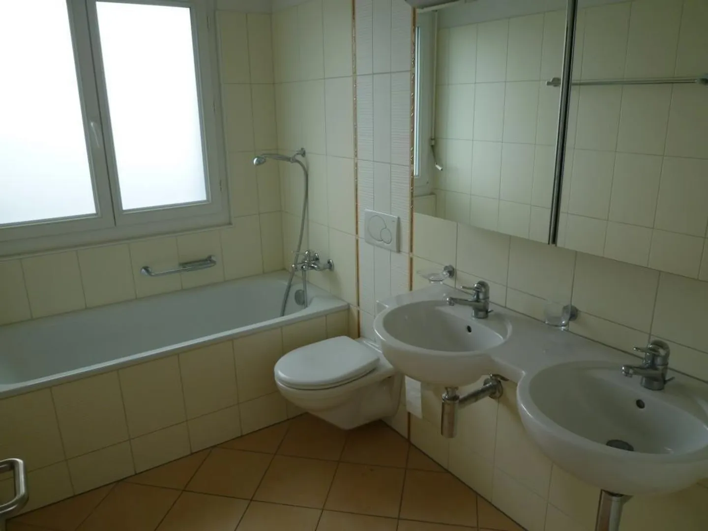 Appartement penthouse moderne de 5,5 pièces à Bolligen - Photo 8 sur 9