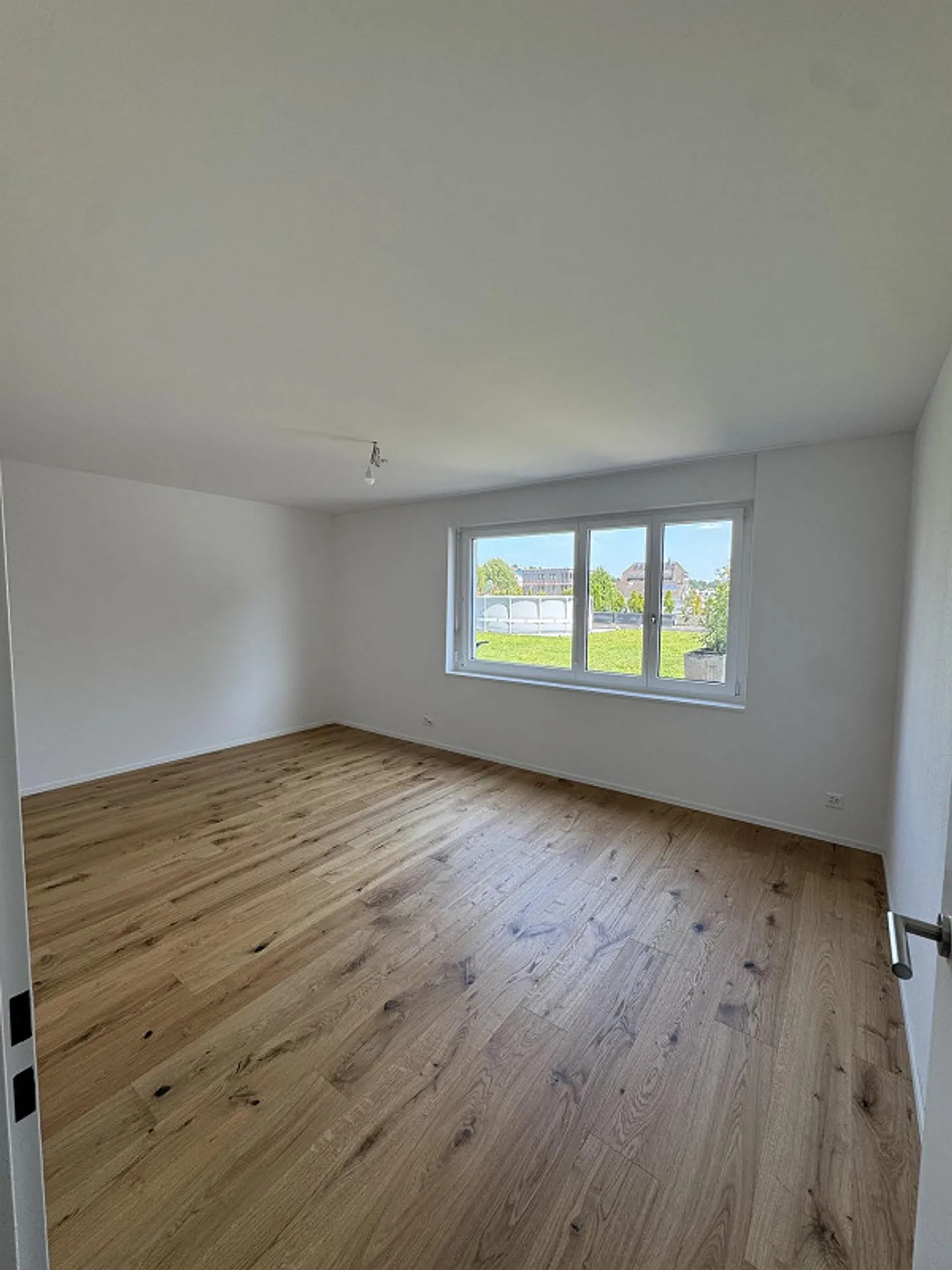 Moderne 4.5 Zimmerwohnung - Foto 4 von 12