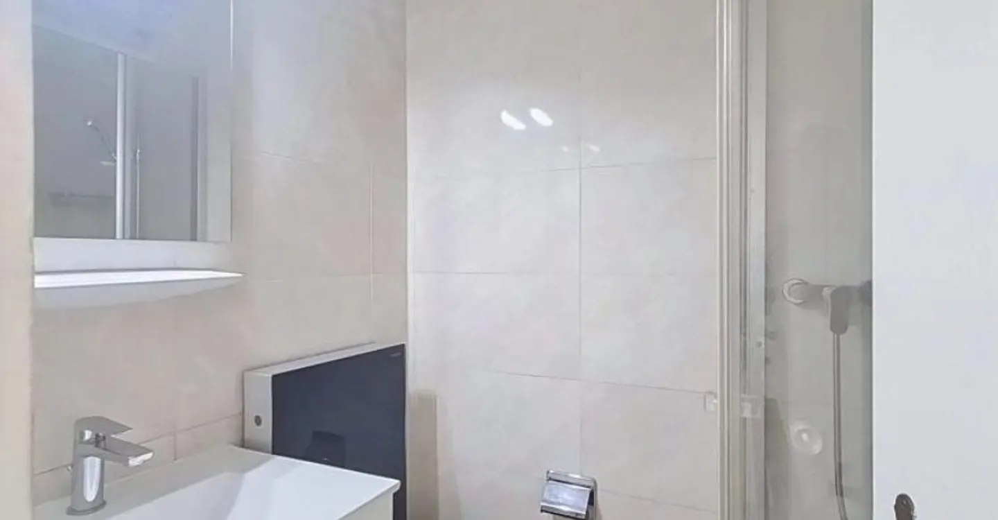 Magnificent 3.5 rooms in Sierre, close to Lake Géronde! - Photo 11 of 13