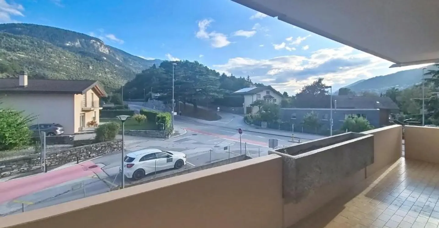 Magnificent 3.5 rooms in Sierre, close to Lake Géronde! - Photo 12 of 13
