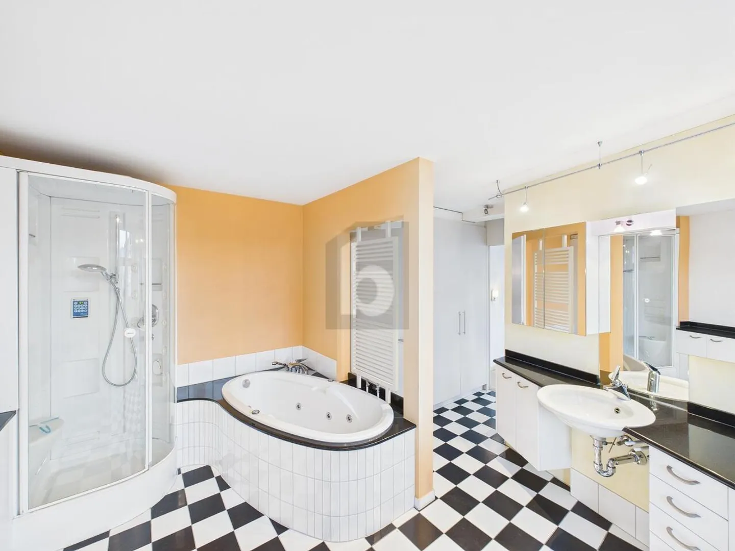 GRANDE TERRAZZA, CUCINA STILOSA E BAGNO - Foto 3 di 6