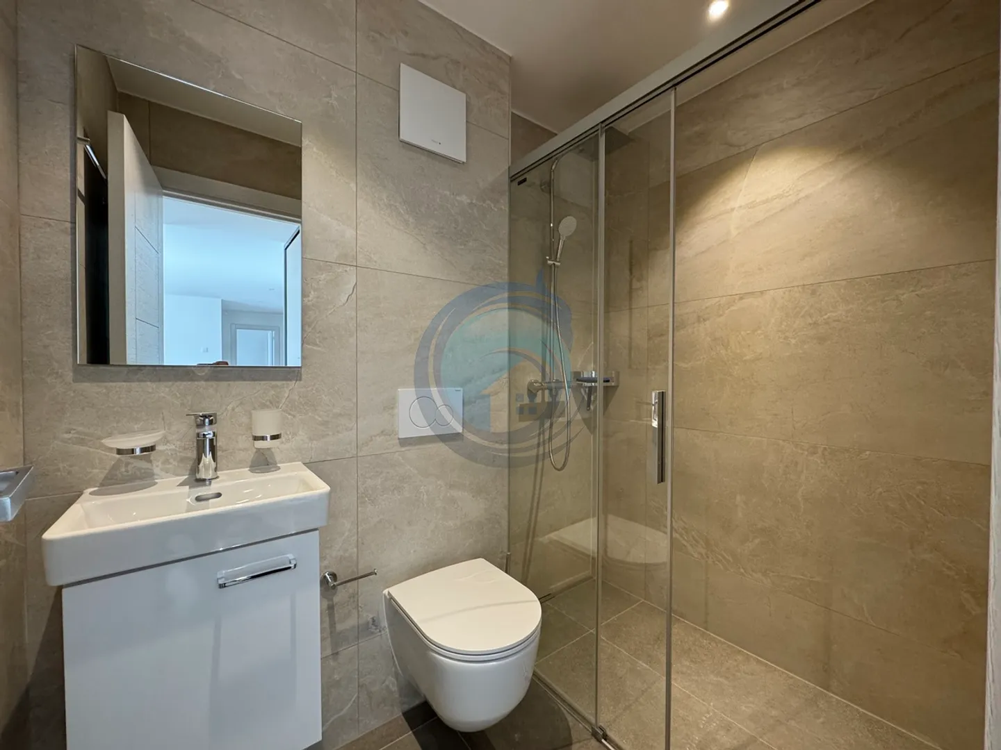 APPARTAMENTO DI NUOVA COSTRUZIONE CON 4,5 CAMERE E VISTA PANORAMICA SUL LAGO - Foto 8 di 14