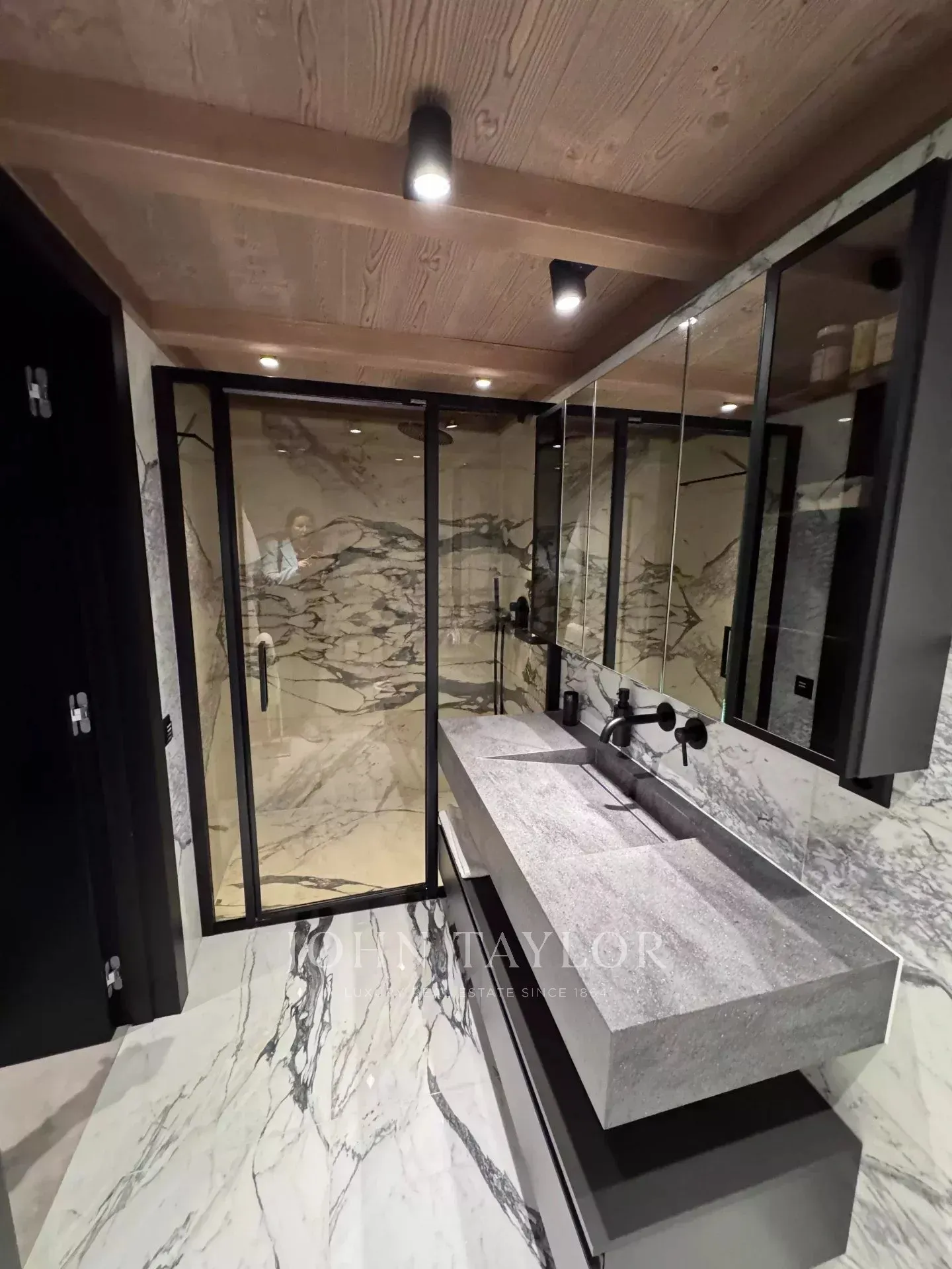 Chalet in Saanen - Photo 19 of 28
