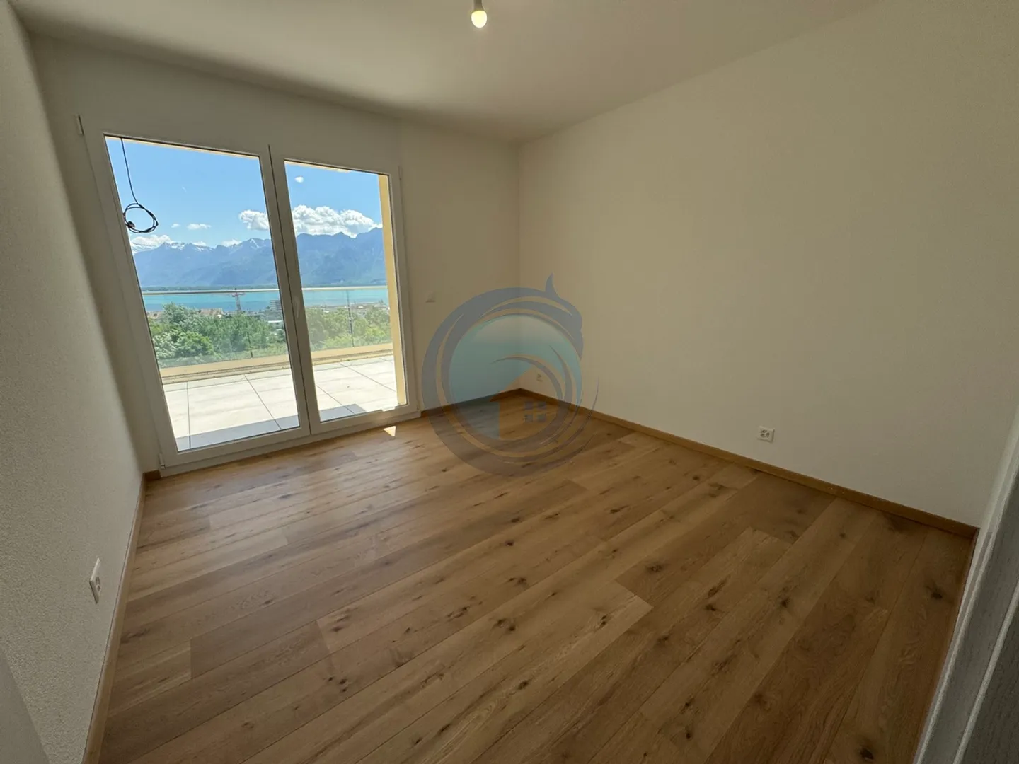 APPARTAMENTO DI NUOVA COSTRUZIONE CON 4,5 CAMERE E VISTA PANORAMICA SUL LAGO - Foto 7 di 14