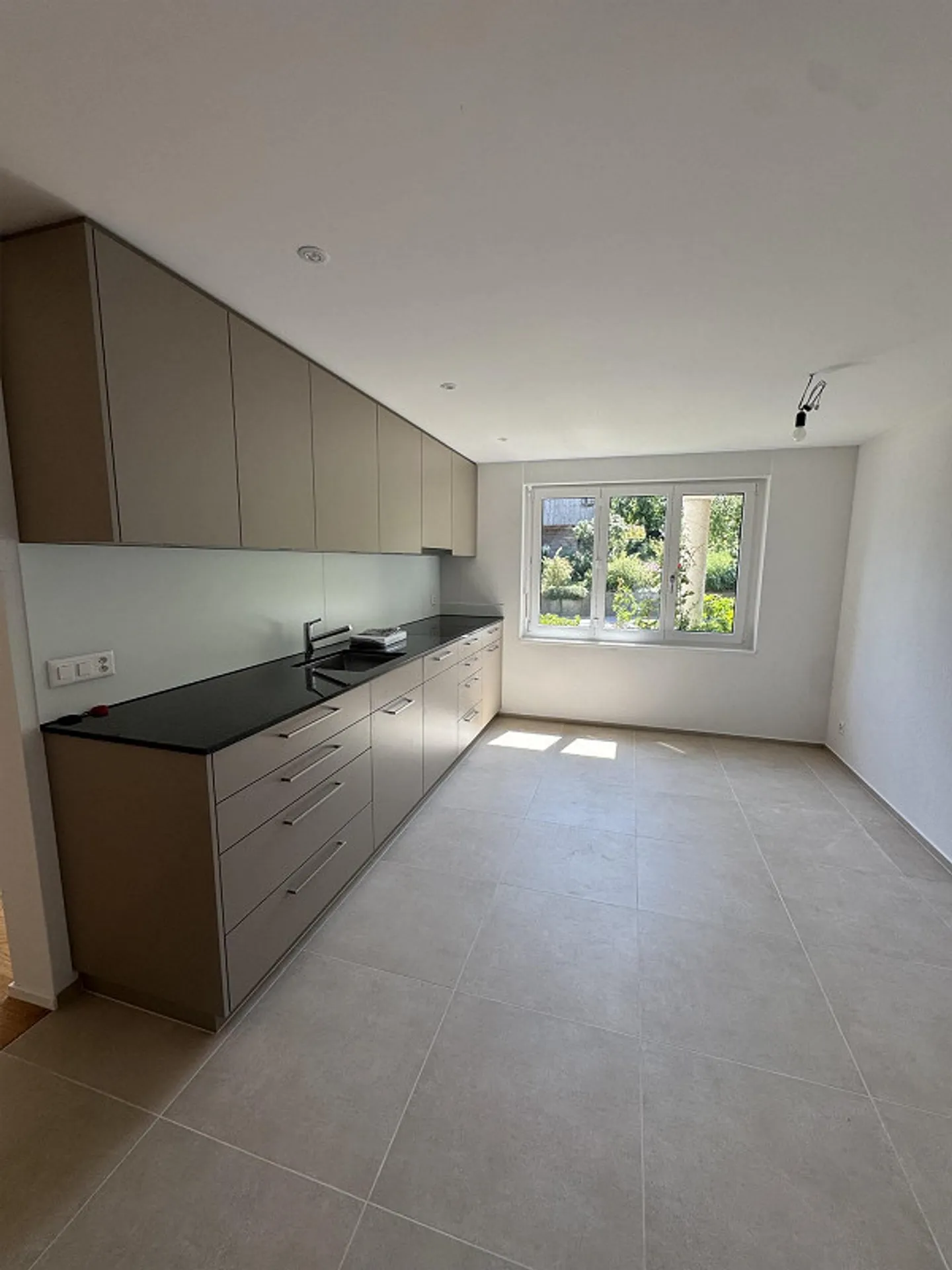 Moderne 4.5 Zimmerwohnung - Foto 9 von 12