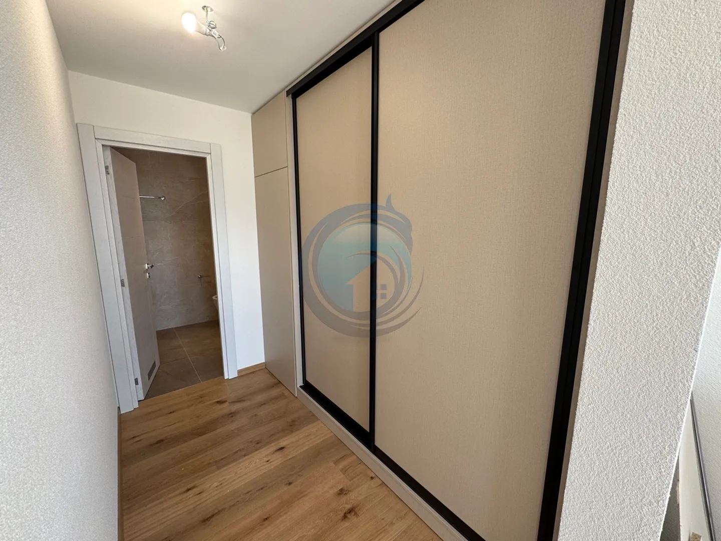 APPARTAMENTO DI NUOVA COSTRUZIONE CON 4,5 CAMERE E VISTA PANORAMICA SUL LAGO - Foto 11 di 14