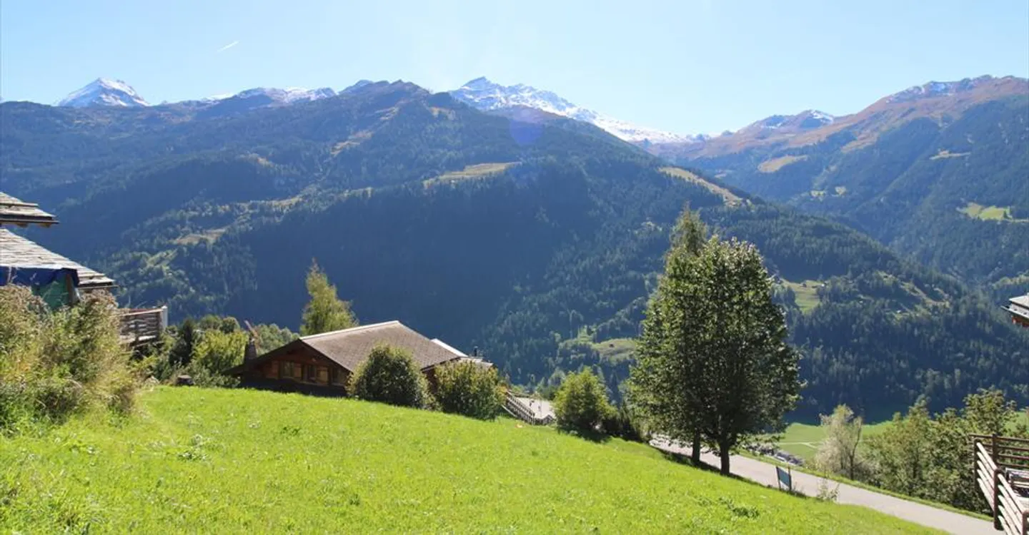 Terrain à bâtir avec vue imprenable - Photo 2 sur 3