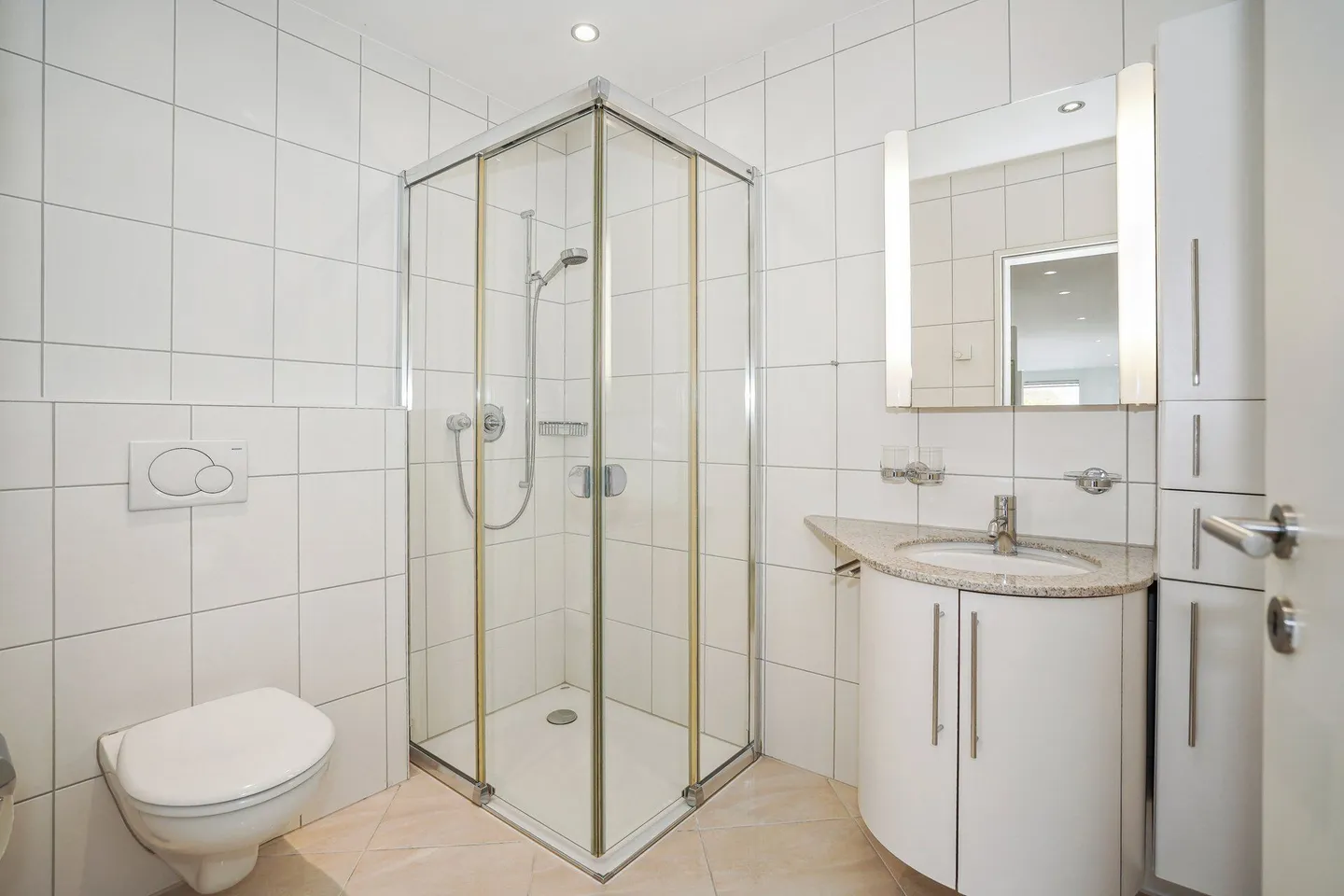 Luxuriöse 3.5-Zimmer-Terrassenwohnung in Binningen - Foto 10 von 12