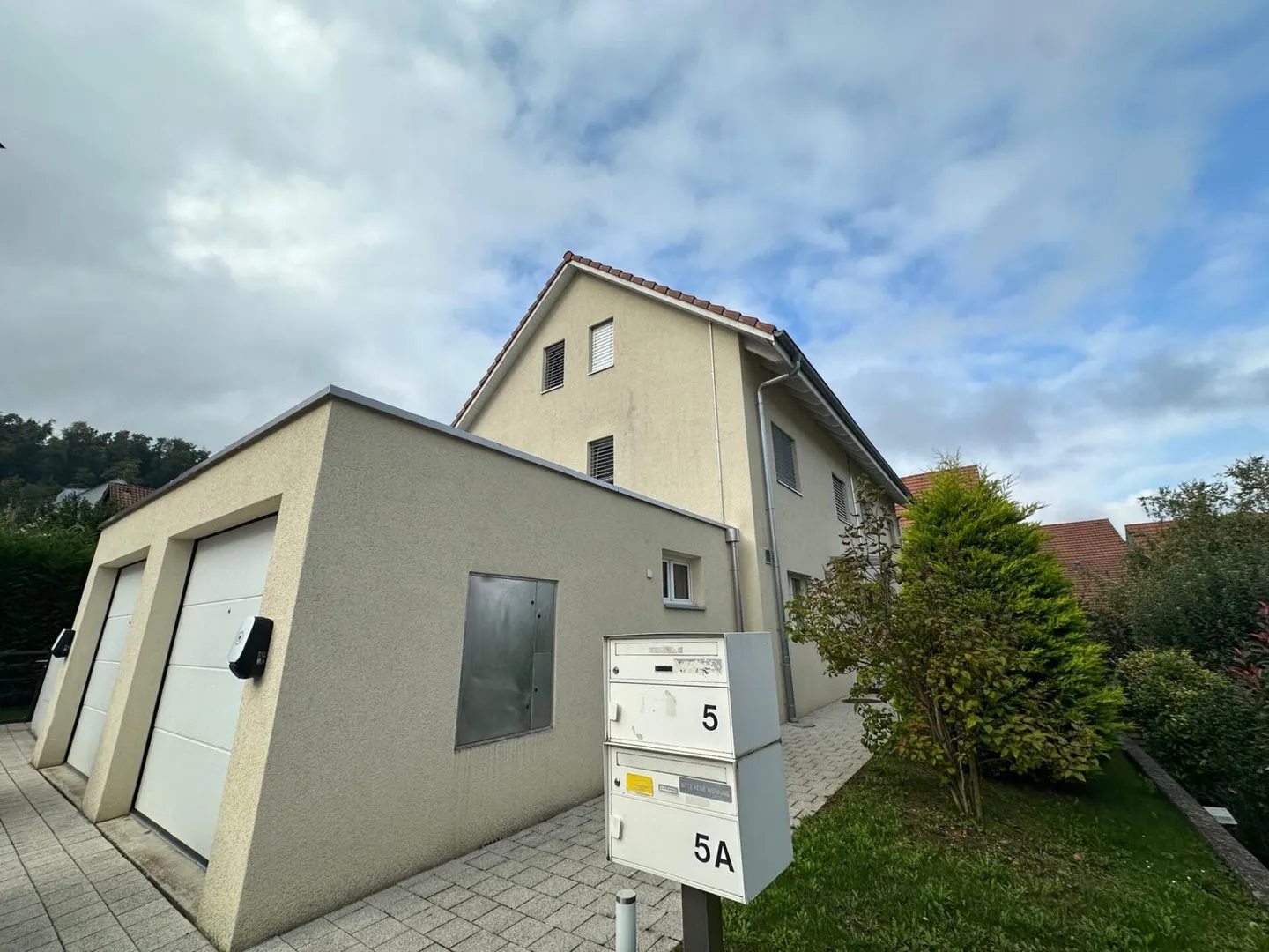 Maison double familiale avec jardin ! - Photo 1 sur 12