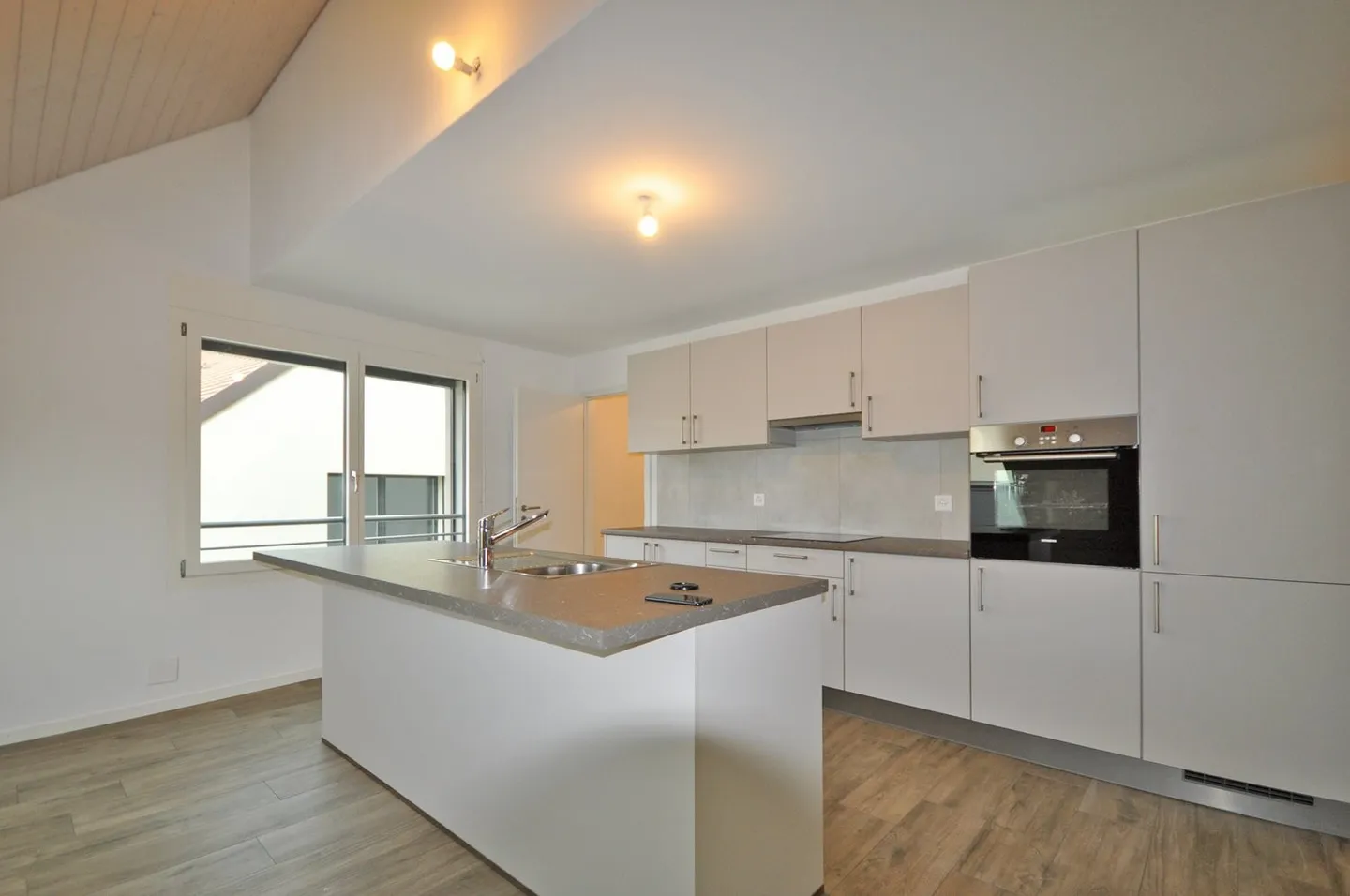 Beautiful 4.5-room apartment - Photo 2 of 5