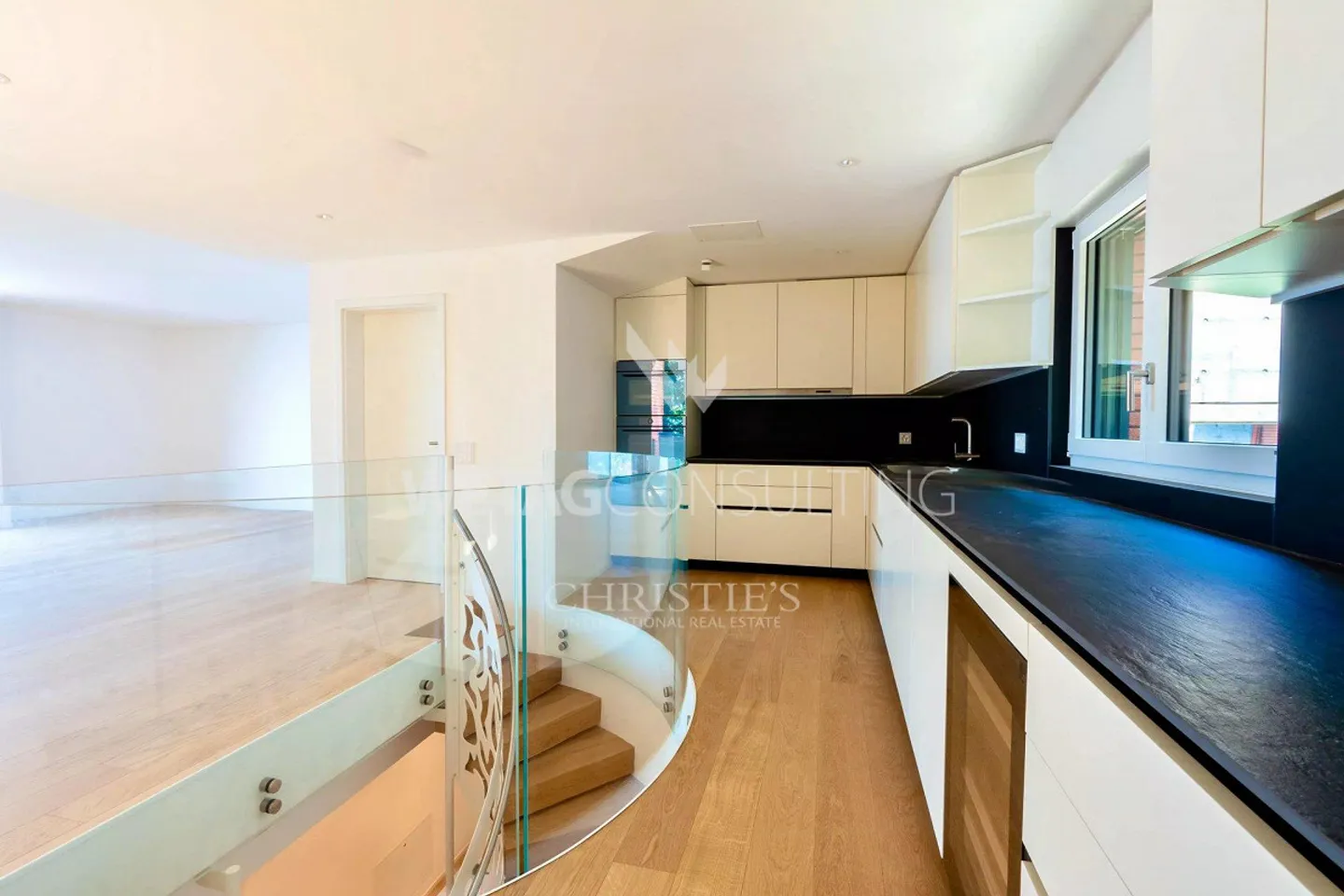 Moderna villa a schiera con giardino e vista lago a Lugano-Aldesago in vendita, adatta anche come seconda casa - Foto 4 di 10