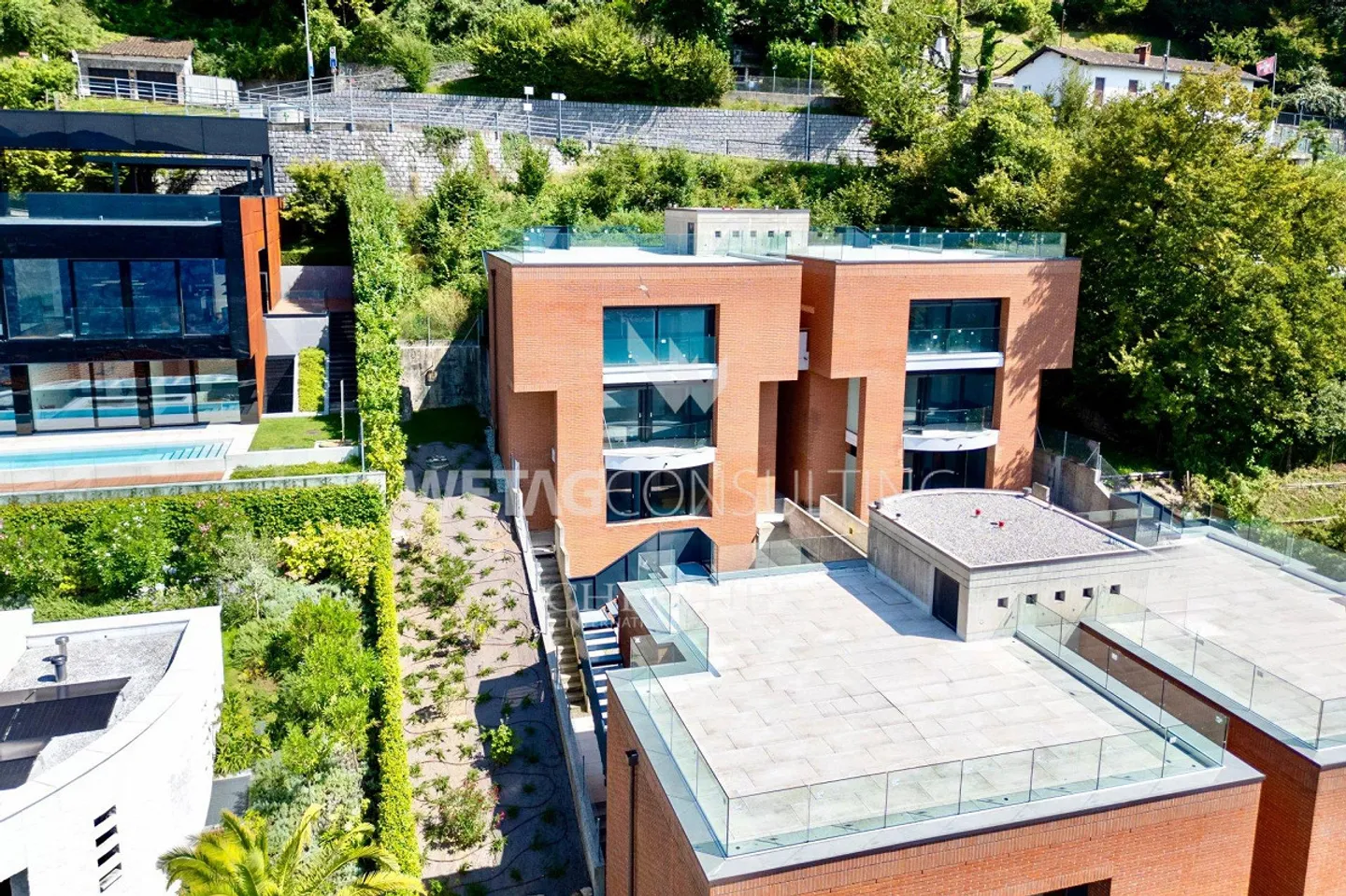 Moderna villa a schiera con giardino e vista lago a Lugano-Aldesago in vendita, adatta anche come seconda casa - Foto 2 di 10