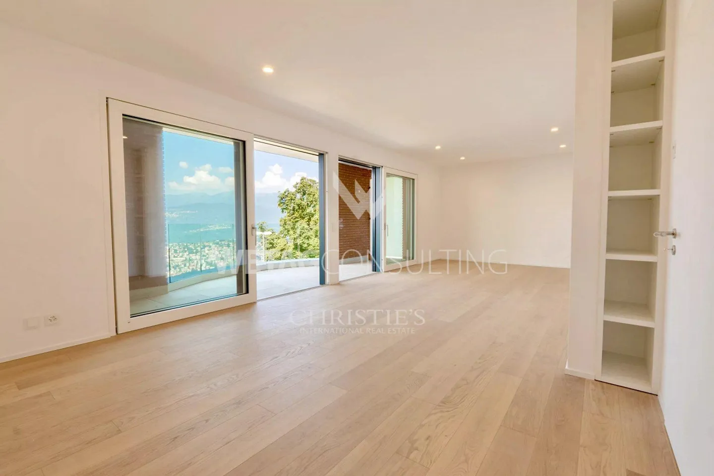 Moderna villa a schiera con giardino e vista lago a Lugano-Aldesago in vendita, adatta anche come seconda casa - Foto 3 di 10