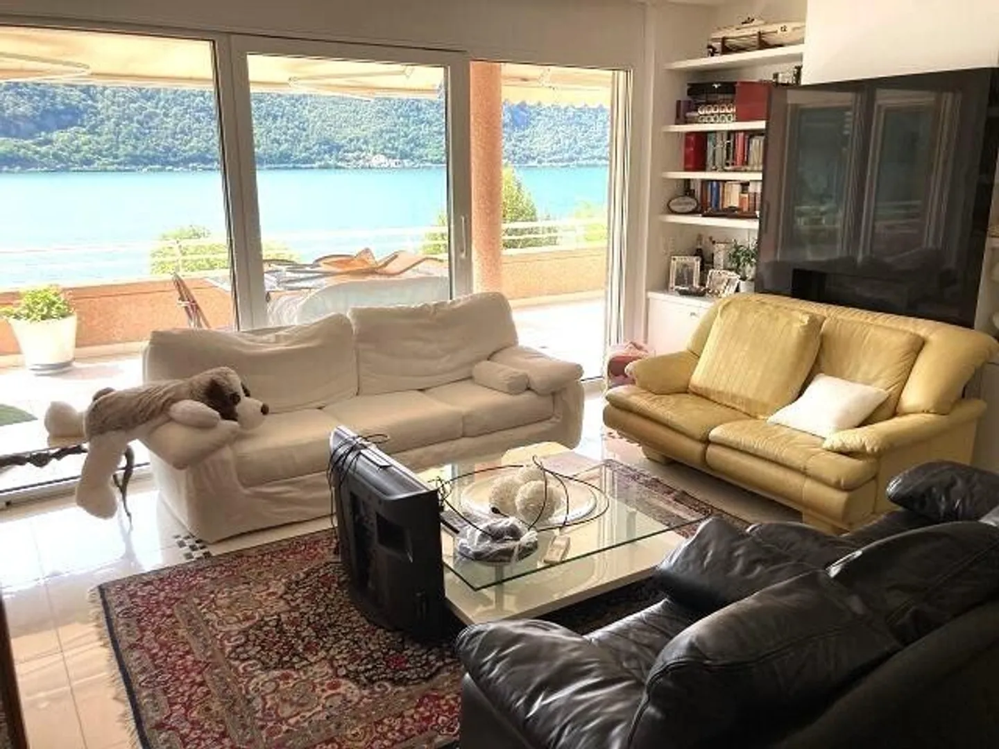 Penthouse Luxueux avec Vue sur le Lac - Photo 3 sur 13