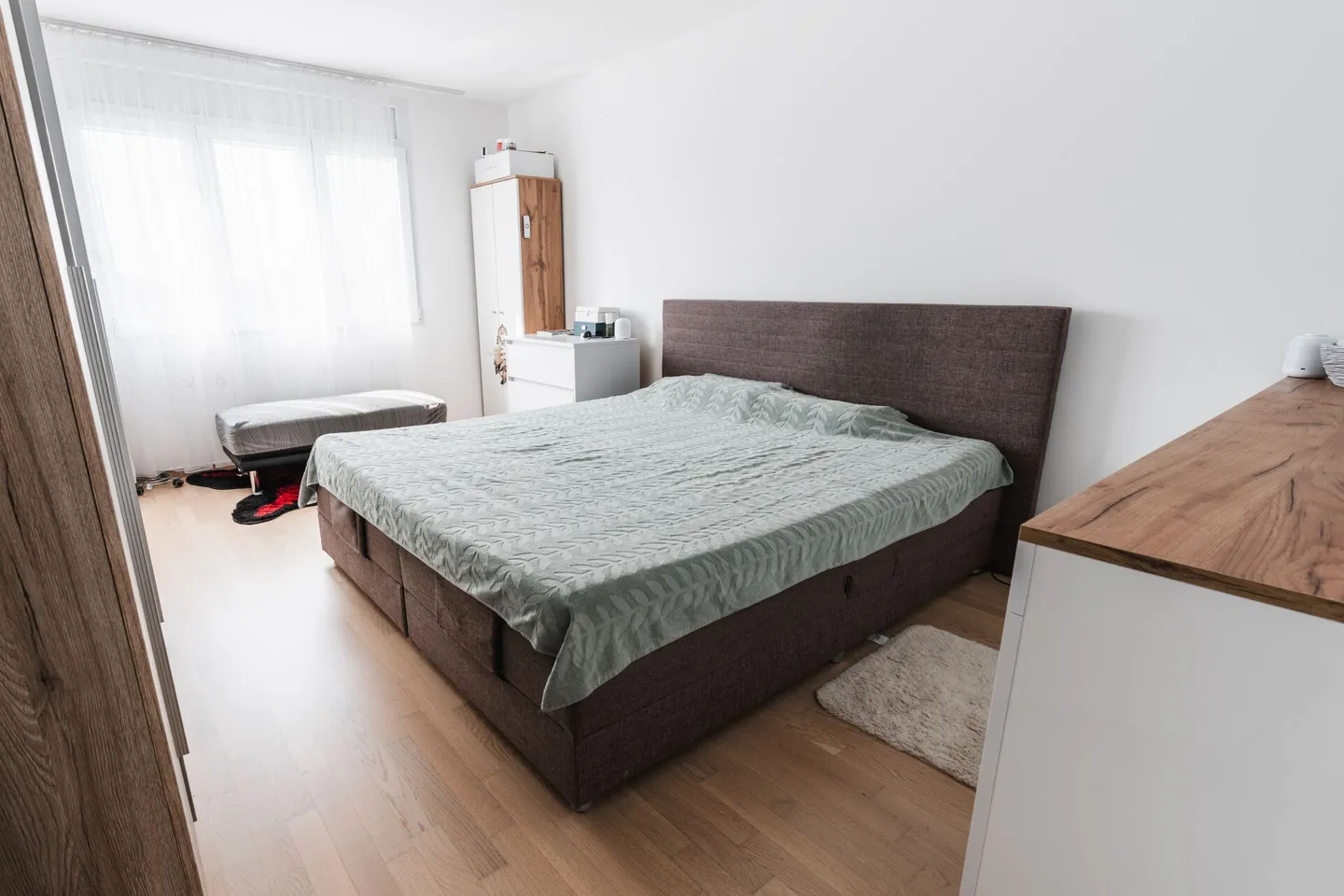 Renovated 4.5 Room Apartment in a Central Location - Photo 5 of 8